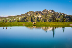 spiegelsee-in-dorfgastein-mit-blick-auf-den-schuhflicker