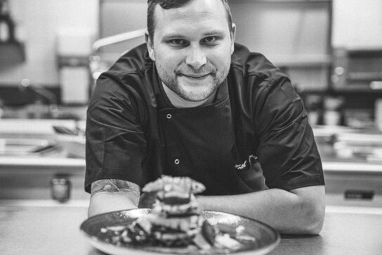 Koch beim Front-Cooking