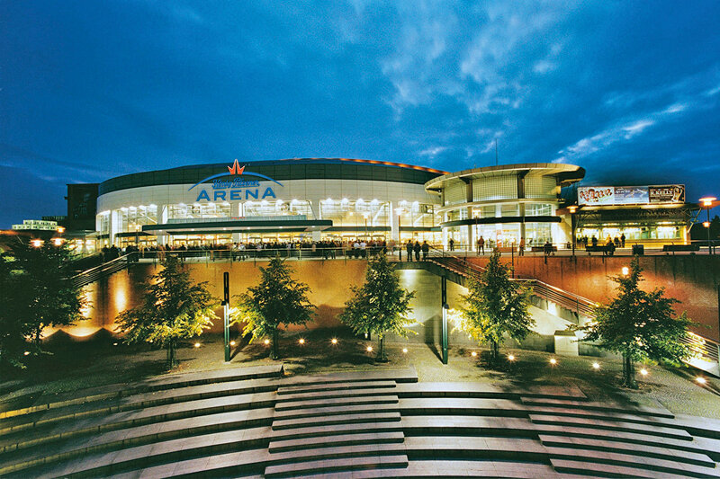 Arena Oberhausen bei Nacht