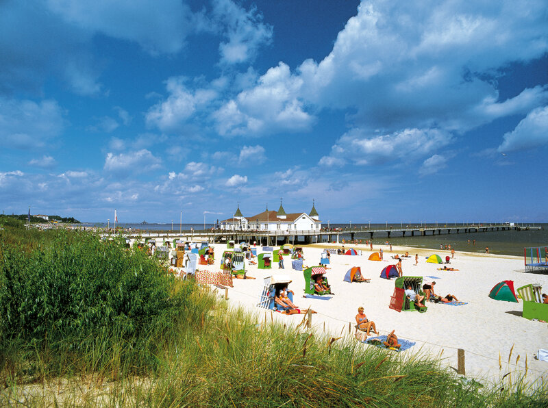 Strand mit Seebrücke