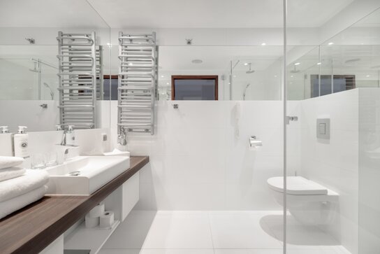 modernes Badezimmer