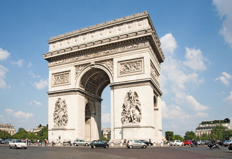 Arc de Triomphe in Paris – der berühmte Triumphbogen am Place Charles de Gaulle