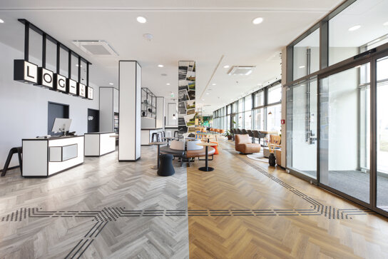 Empfangsbereich mit Rezeption