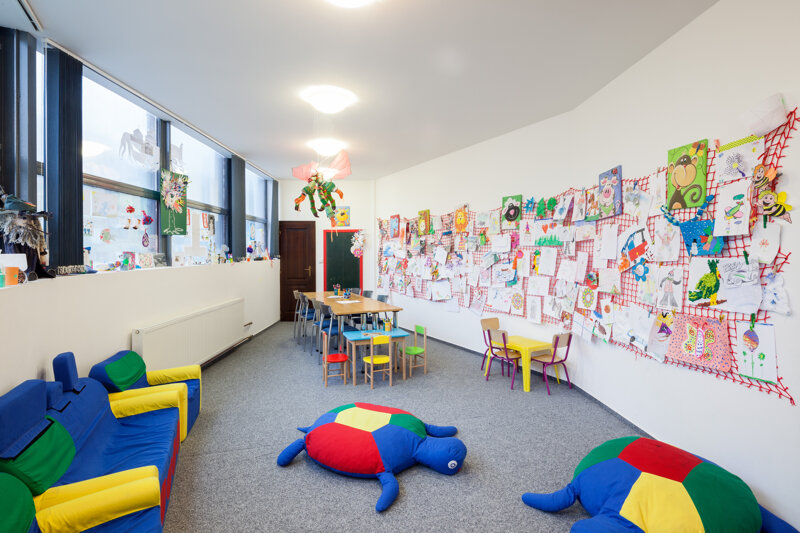 Spielzimmer mit Spielzeug