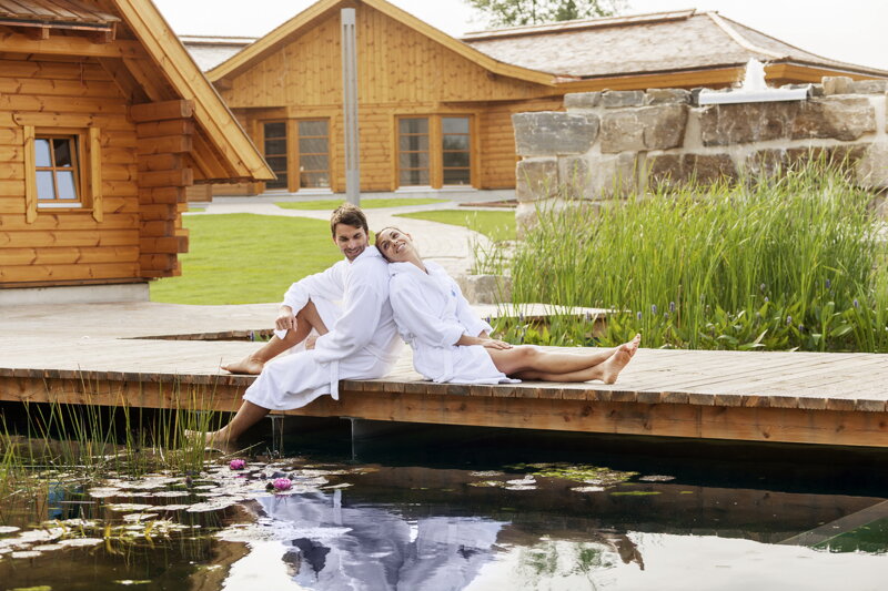 Obermain Therme in Bad Staffelstein - Holzsteg am See 