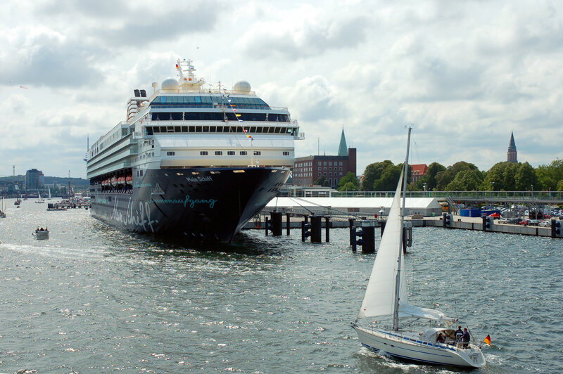 Kreuzfahrtschiffe im Kieler Hafen © Landeshauptstadt Kiel - Annemarie Teegen