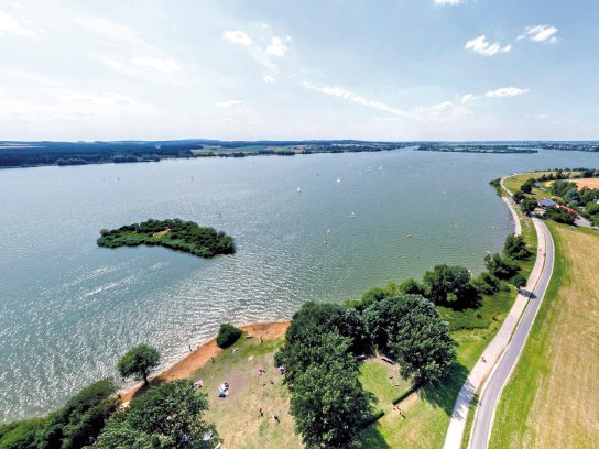 Altmühlsee Luftaufnahme c Archiv Tourismusverband Fränkisches Seenland und seiner Partner, multimaps360°, Arnu Schaller