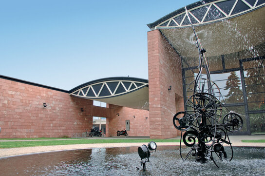 Museum Tinguely c Pino Musi