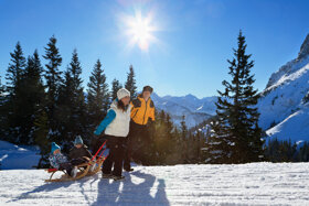 Schlittenfahren in Pfronten Allgaeu C Pfronten Tourismus