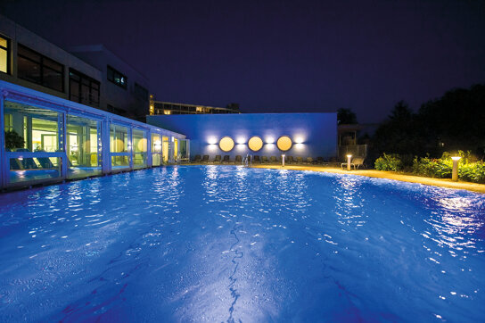 Aussenbecken nachts3