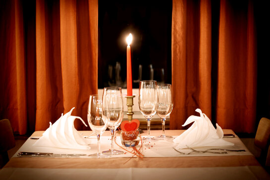 table-decoration ohne c pixabay