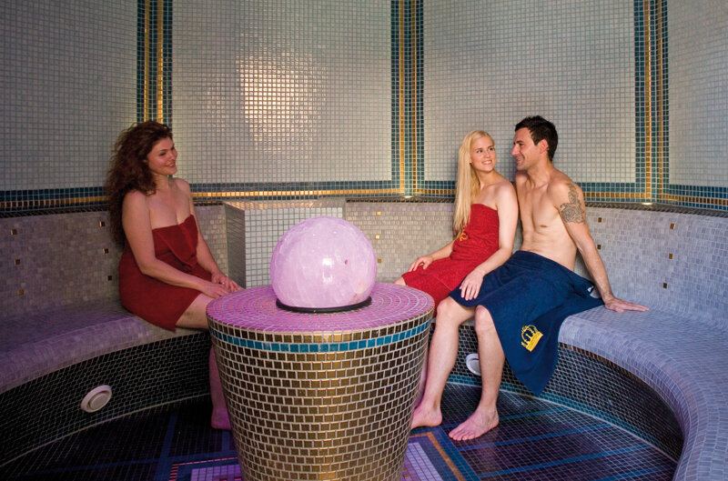 Bärenhöhle in der Kristall-Therme Seelze