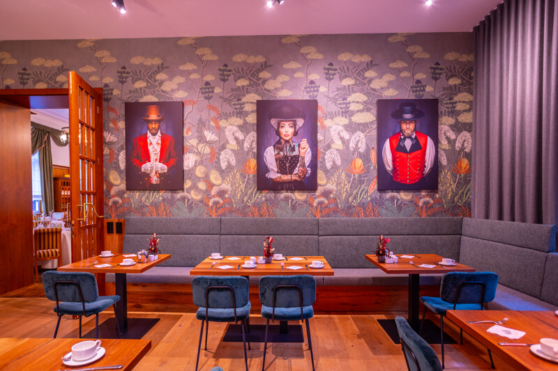 Restaurant mit regionaler Dekoration