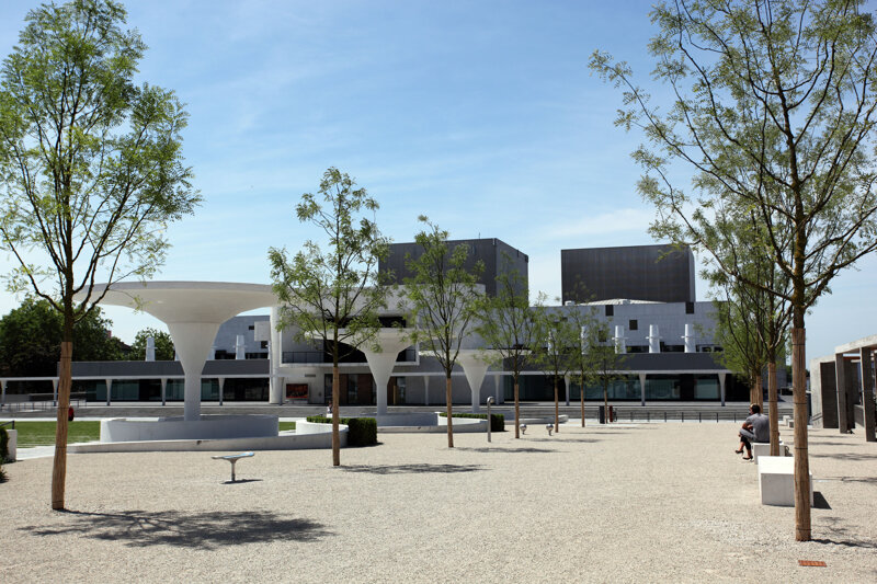 Staatstheater aus der Ferne