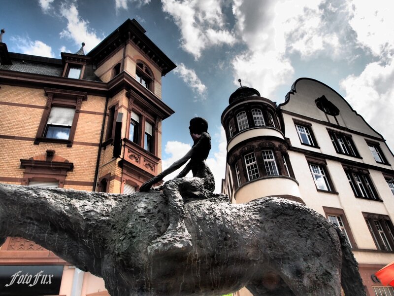 Reiter mit Pferd aus Stein in Weinheim
