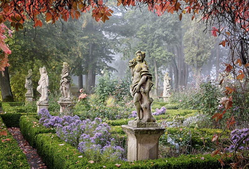 Statuen im Park