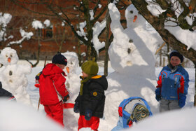 Kinder im Schnee