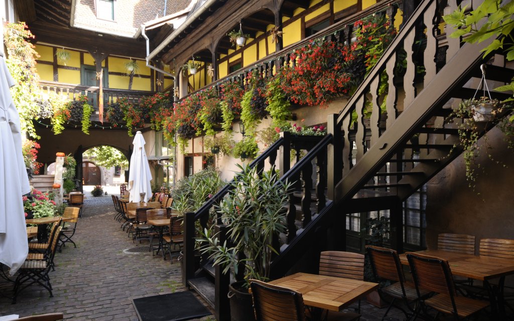 Bergheim Hôtel-Résidence La Cour du Bailli Innenhof aussen