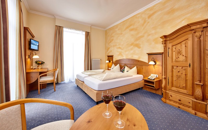 Garmisch-Partenkirchen Hotel Vier Jahreszeiten Zimmer Doppelzimmer