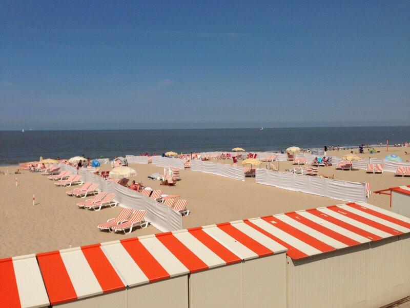 Liegestühle am Strand