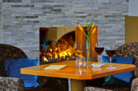 Kamin-rosis-bar-hotel-erb-parsdorf-muenchen