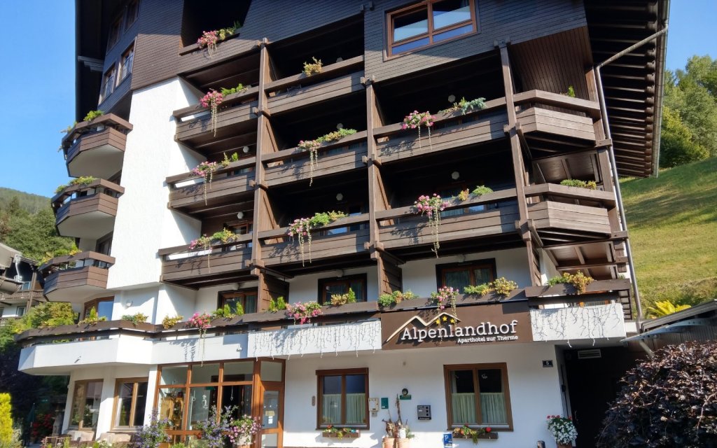 Alpenlandhof - Aparthotel zur Therme Bad Kleinkircheim aussen Außenansicht