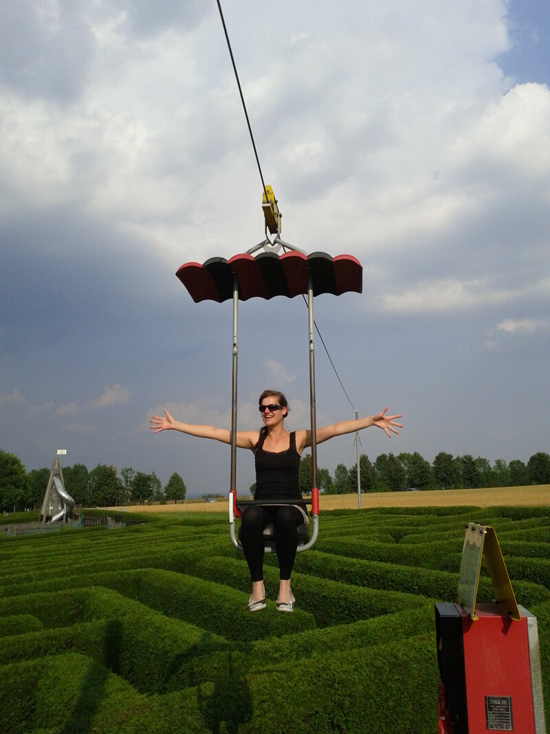 Ein-Mann-Gondel im Irrgarten