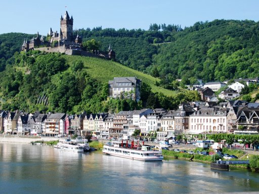 Märchenburg, Weinprobe und die Mosel ganz nah