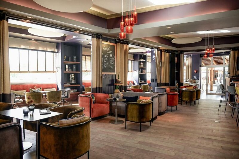 Lobby 1