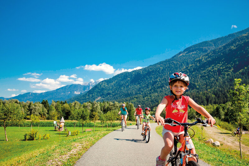 Radfahren auf dem Gailtalradweg © nassfeld.at