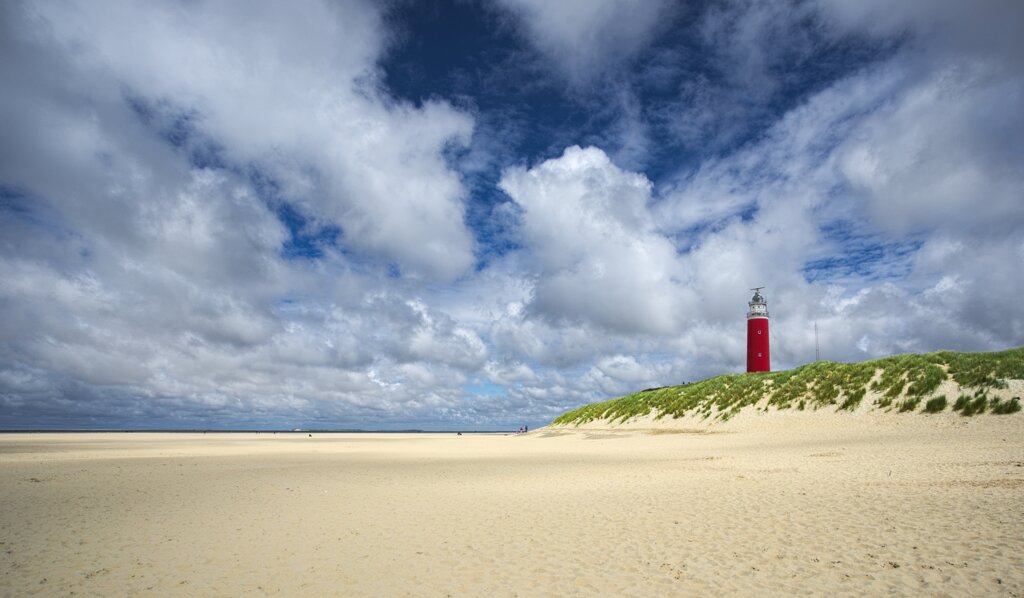 Texel mit Strand und Leuchtturm