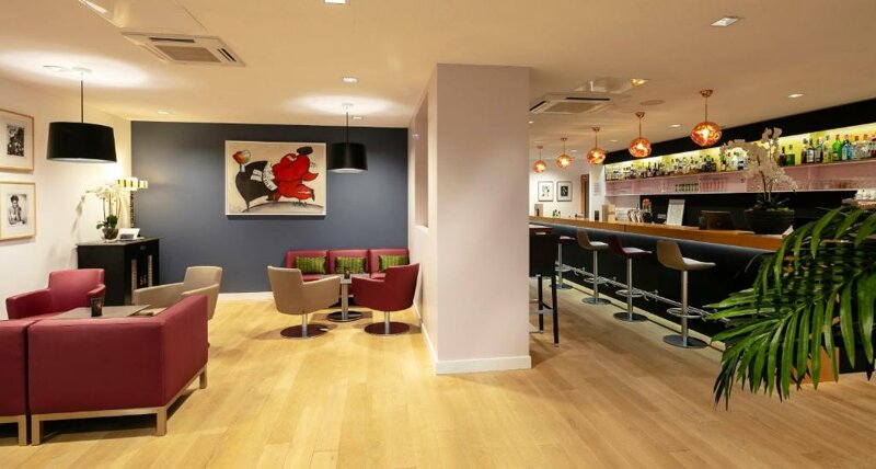 bar