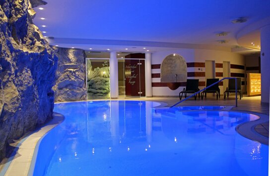 Indoor-Swimmingpool