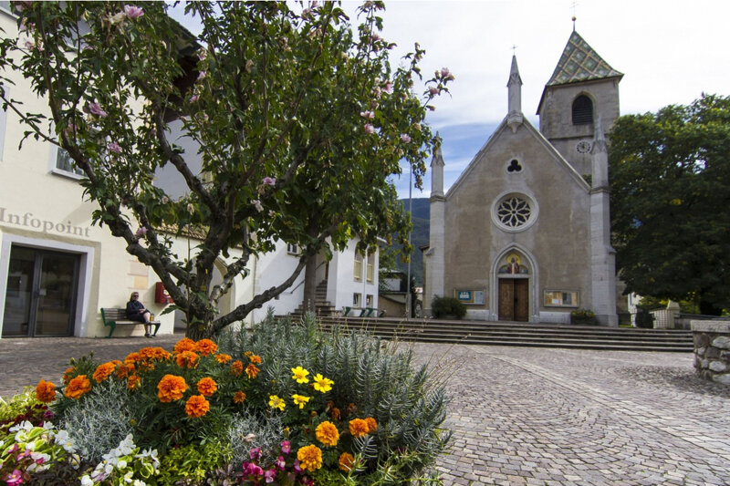 Kurtinig an der Weinstraße – Blick auf das charmante Weindorf in Südtirol