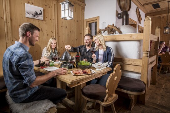 Hüttenabend c Kitzbüheler Alpen Marketing GmbH Florian Mitterer Photography