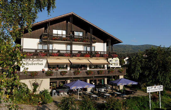 Biergarten hinter dem Landgasthof Hubertus