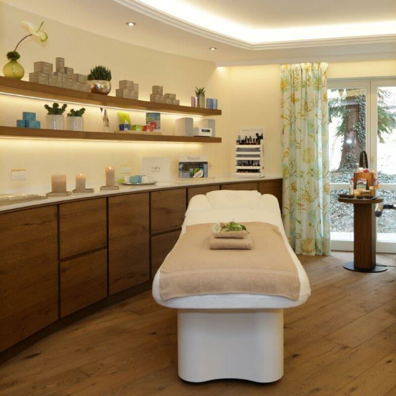 Wellnessbereich mitMassageliege