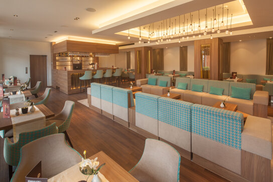 renovierte Lounge mit Bar