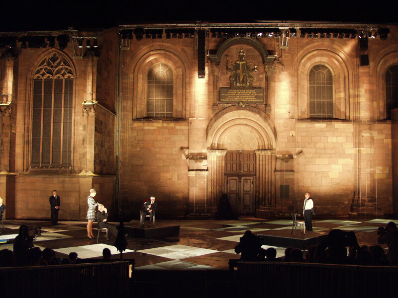 Nibelungenfestspiele Worms – Freilichttheater vor dem Kaiserdom St. Peter