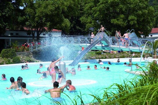 Sport und Freizeitbad 2
