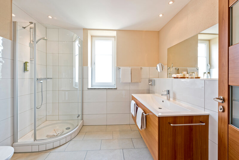 Badezimmer mit Dusche