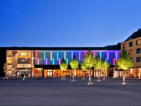 StadthalleNachtansicht C TI Singen