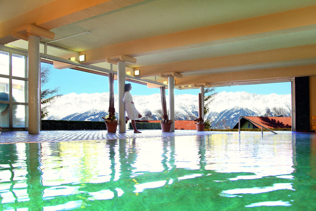 Sporthotel Igls Pool Wellness Bergblick Schnee