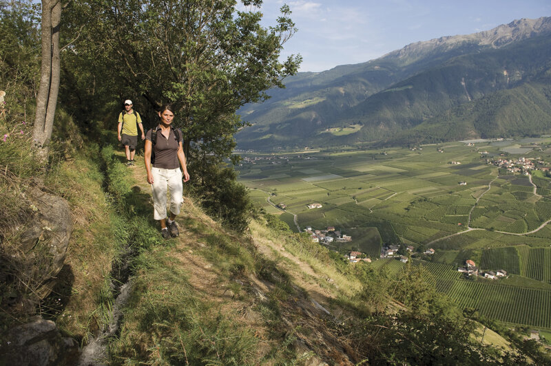 Wanderweg im Vinschgau – Wanderurlaub in Südtirol, Italien