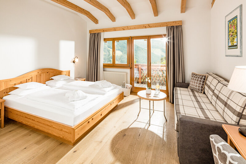 Doppelzimmer mit Deckenbalken