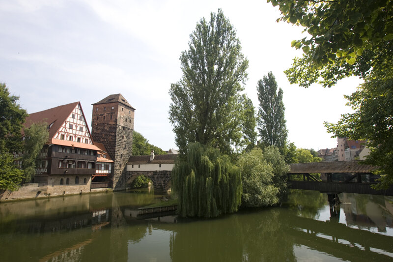 Weinstadel und Henkersteg an der Pegnitz Nürnberg