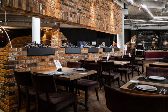 REstaurant in dunklen Farben