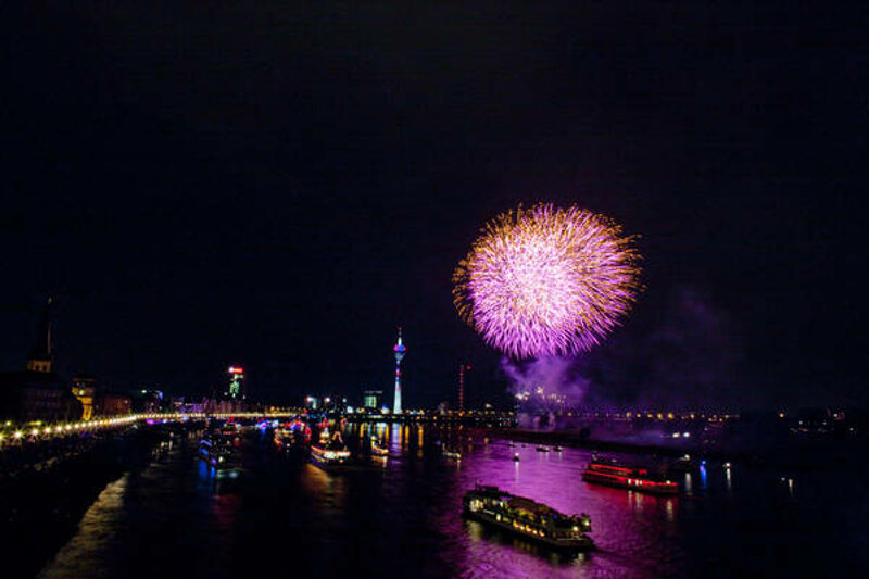 Japan-Tag Feuerwerk Düsseldorf