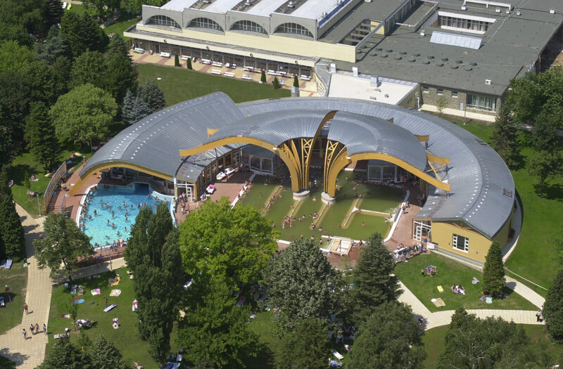 Therme von oben