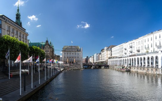 Alsterarkaden©www.mediaserver.hamburg.de, Foto Andreas Vallbracht